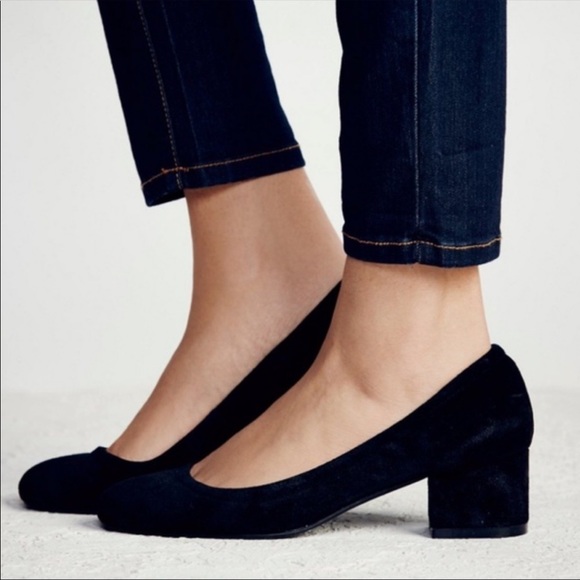 NIB Black Soho Scrunch Slip On Kitten Heel Pump - Picture 1 of 4